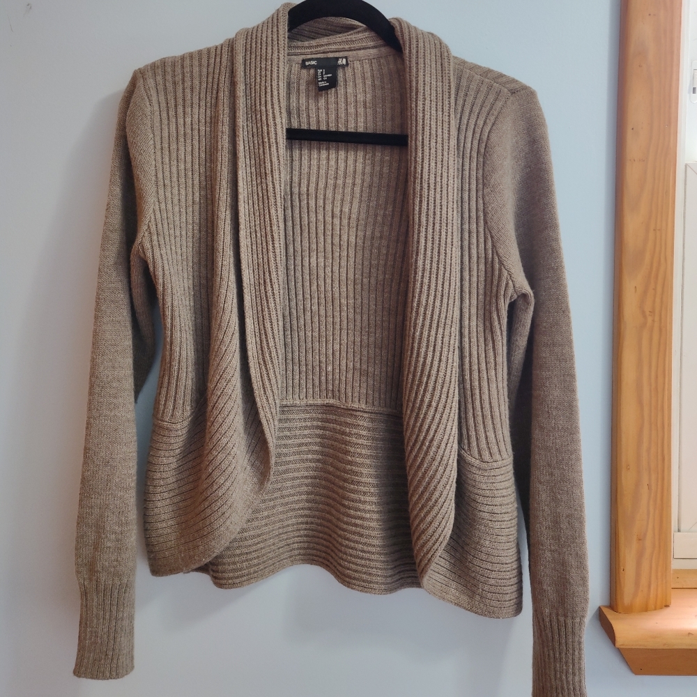 ❤️3/$15 H & M Cardigan